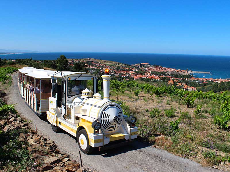 Le petit train de collioure Balade sur collioure avec un petit train