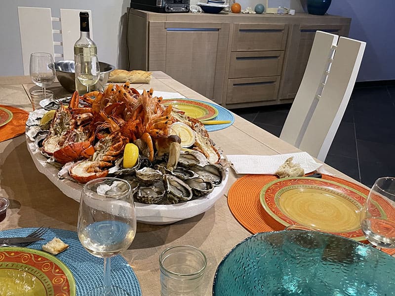 plateau de fruits de mer de la pescaderia poissonnier à St Nazaire plateau de fruits de mer de la pescaderia poissonnier à St Nazaire à la maison de parrain